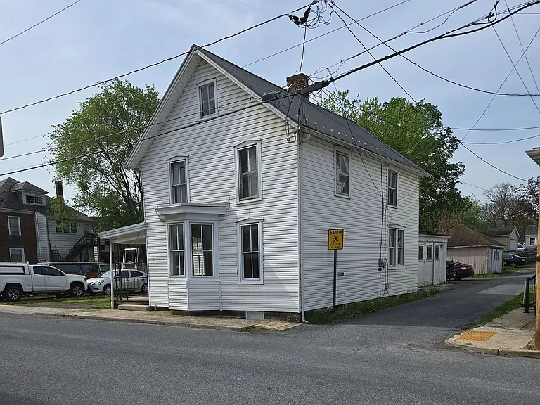 26 Hazel St — Photo 3