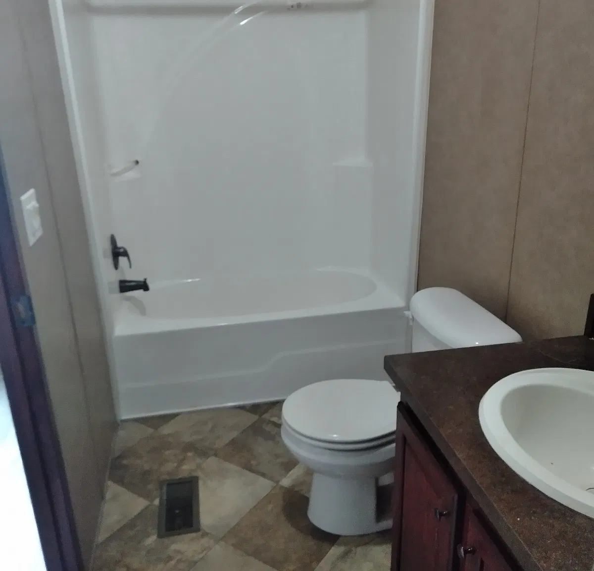 3 bed, 1088 sqft, $1,200 — Photo 2