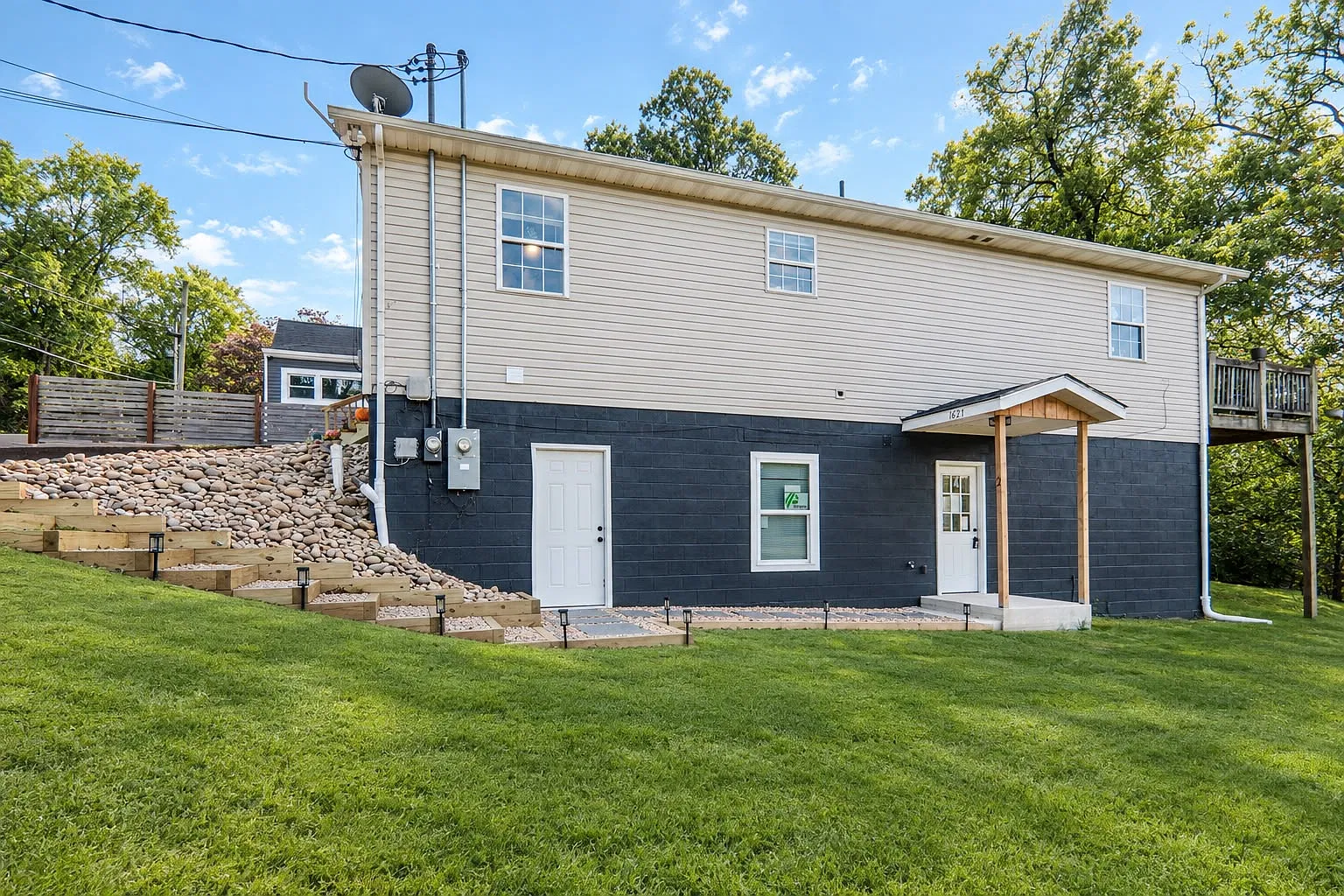 3 bed, 1150 sqft, $1,825 — Photo 3