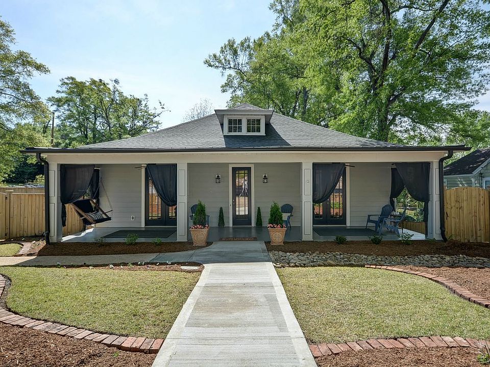 Historic District Beauty