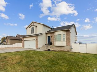 6401 S High Bluff Dr, West Valley City, UT 84118