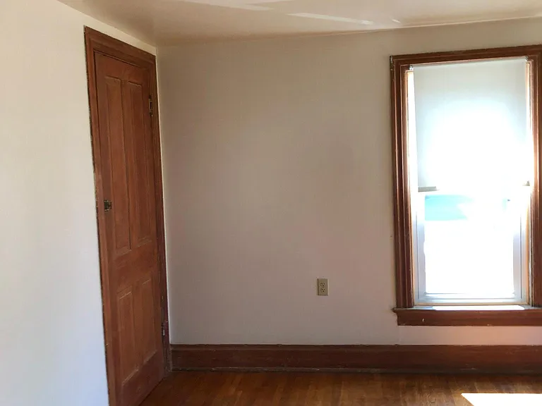 456 E School St — Photo 16