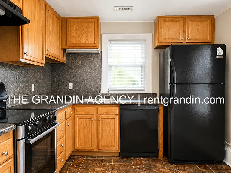 2818 Burton Ave NW #A — Photo 6