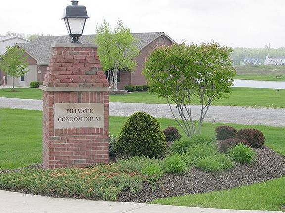 2nd image of 790 Stonebrook Dr #790