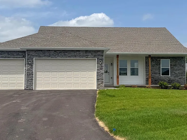 827 Kenai Ct — Photo 1