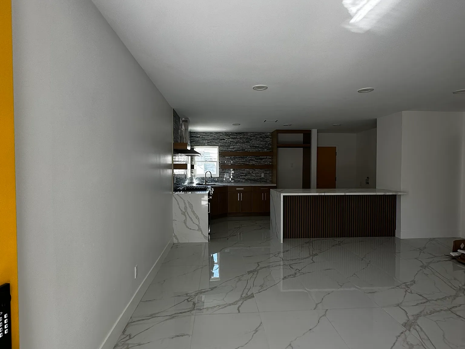 1372 E Camino Primrose — Photo 3