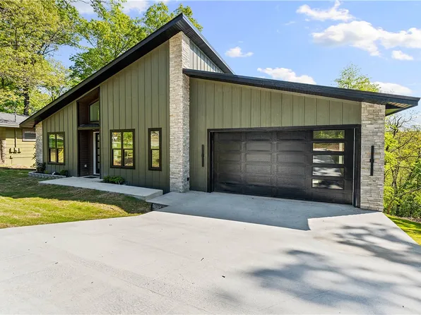 71 York Dr, Bella Vista, AR 72714