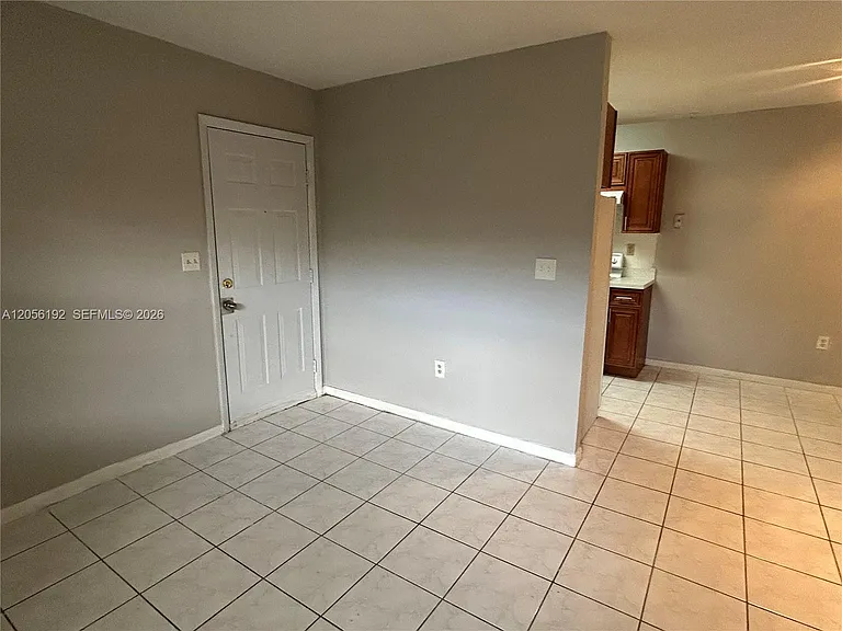 1925 Madison St #14 — Photo 7
