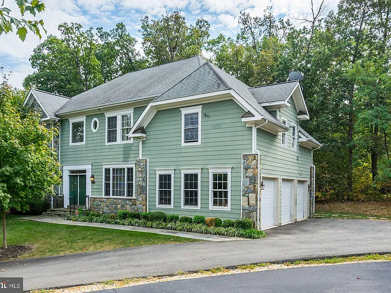 8105 Maya Ct — Photo 2