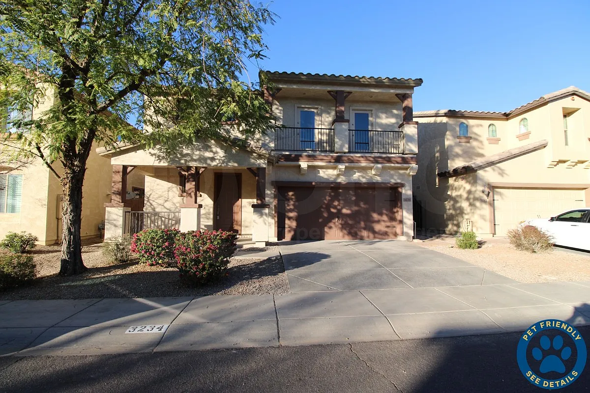3 bed, 2.5 bath, 2009 sqft, $2,449 — Photo 1