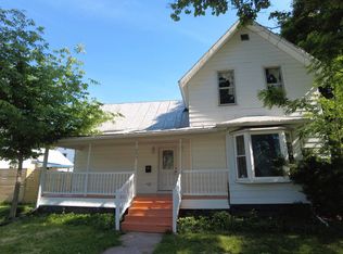 309 7th St, Baraboo, WI 53913