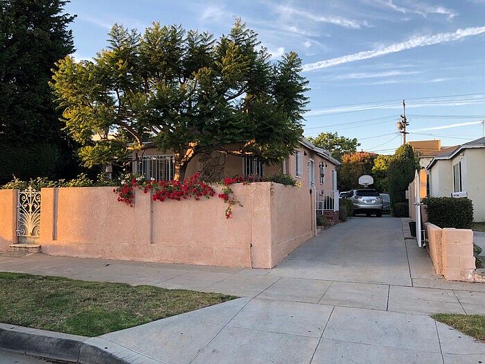 1st image of 1439 19th St #B