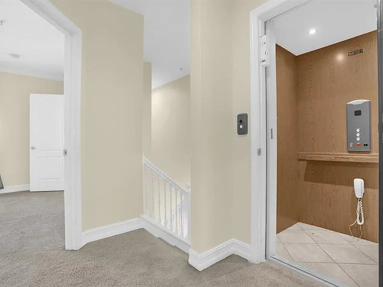4636 Messina Dr — Photo 11