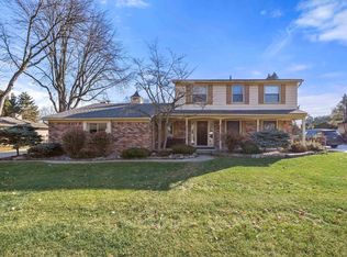 38332 Hidden Ln, Clinton Township, MI