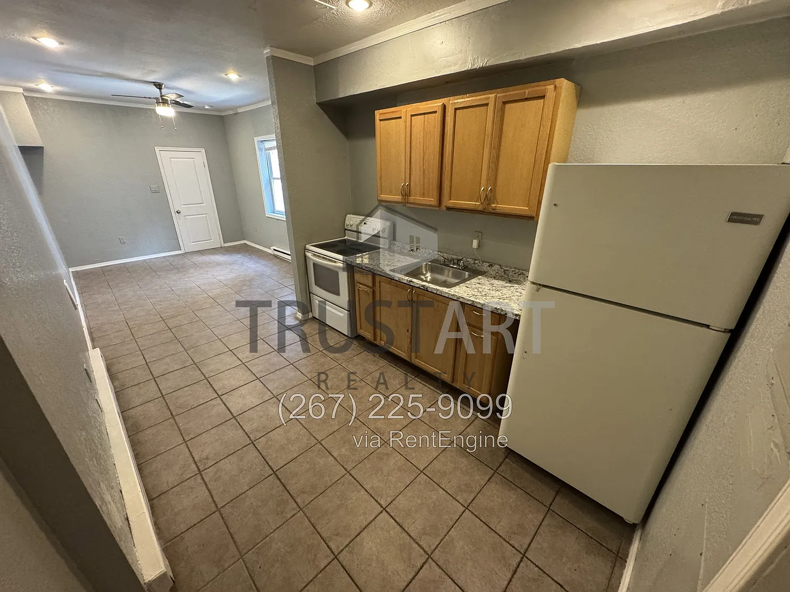 1 bed, 1.0 bath, 360 sqft, $815 — Photo 2