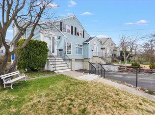 9 Ronalds Ln, New Rochelle, NY 10801