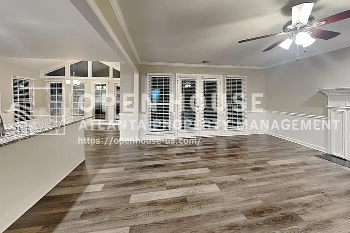 4 bed, 2.5 bath, 2924 sqft, $2,800 — Photo 3