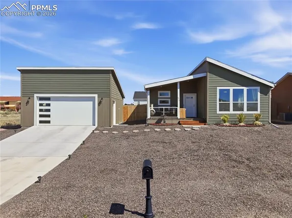 279 W Acorn Dr, Pueblo West, CO 81007