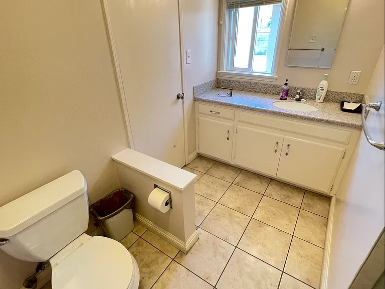 320 E Colorado Blvd — Photo 3