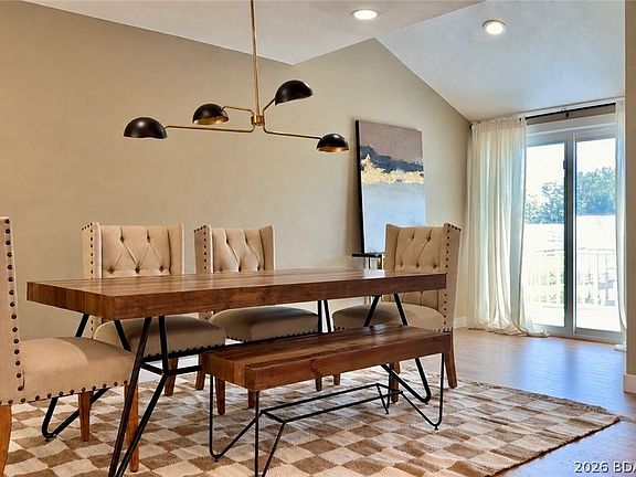 5th image of 33098 Forum Rd