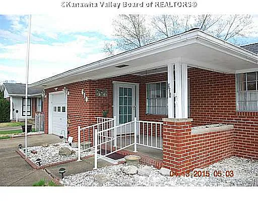 610 Fleming Ave photo 1