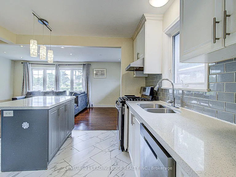 124 Haileybury Dr — Photo 14