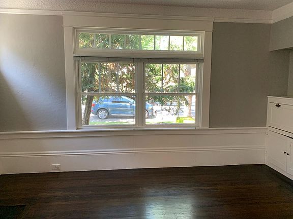 4th image of 1509 Newlands Ave