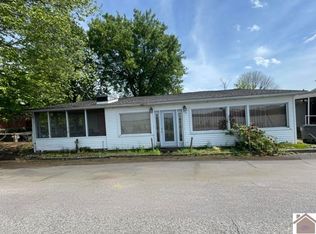 115 Riverfront Dr, Smithland, KY 42081