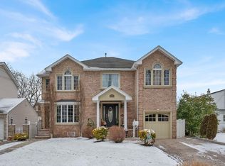 701 Golden Ave, Secaucus, NJ 07094