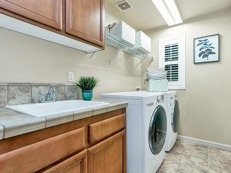 281 Candela Cir — Photo 10