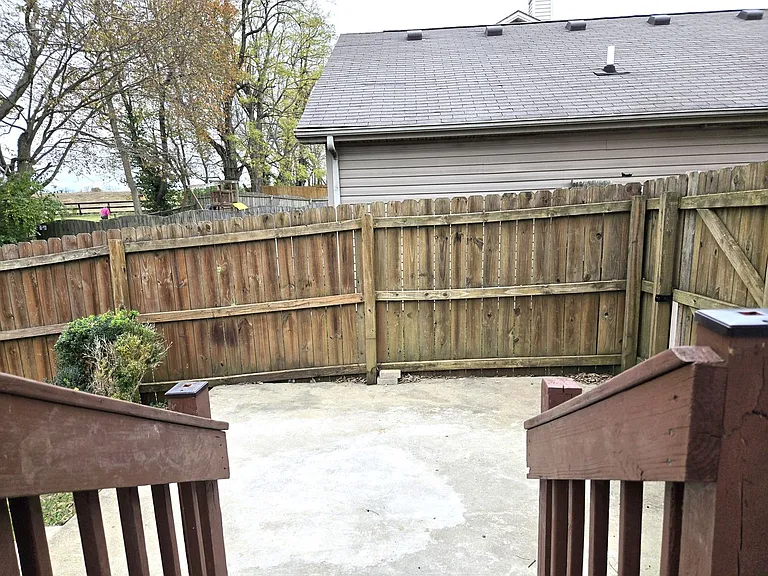1092 Winding Oak Trl — Photo 33