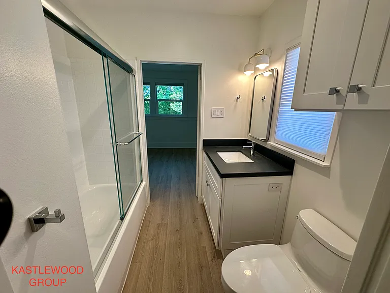 35 Poplar Ave — Photo 16