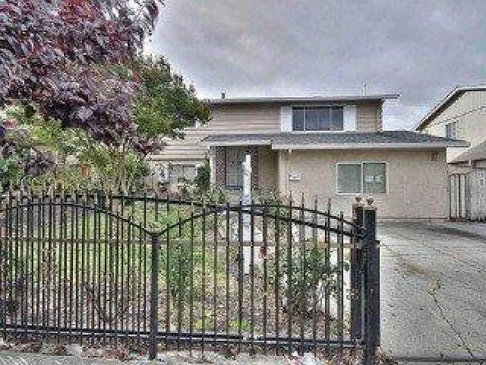 3304 Blue Mountain Dr photo 1