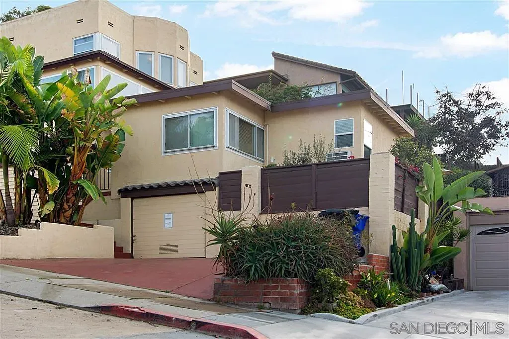 2 bed, 1.5 bath, 900 sqft, $3,395 — Photo 1