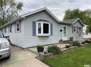 1209 Avon Ave, Pekin, IL 61554