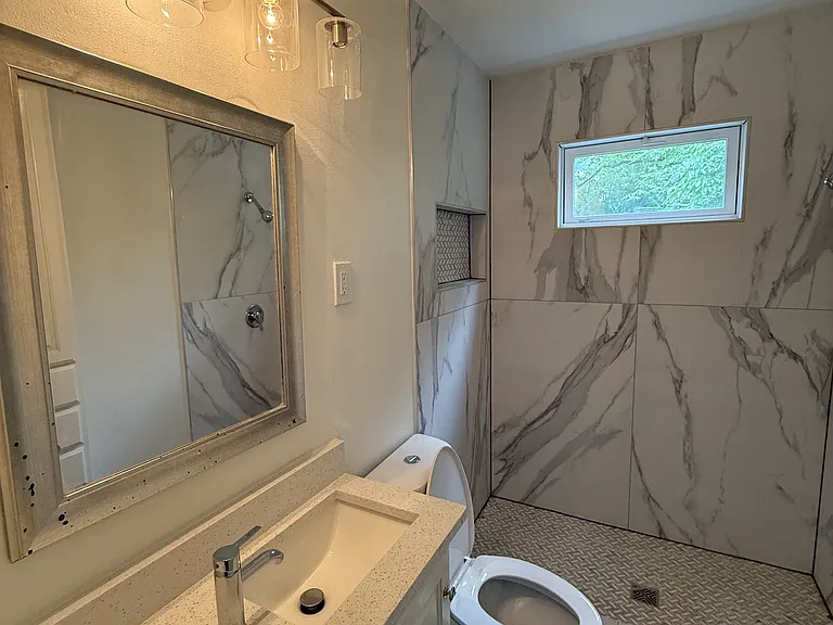 117 W State St — Photo 13