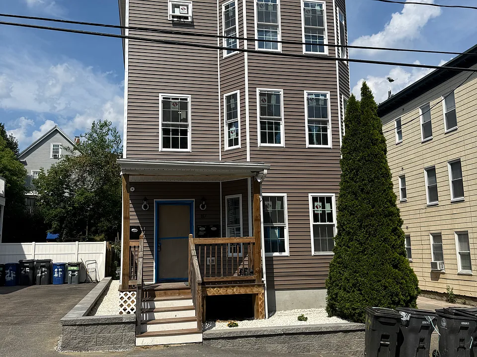 87 Pilling St #1