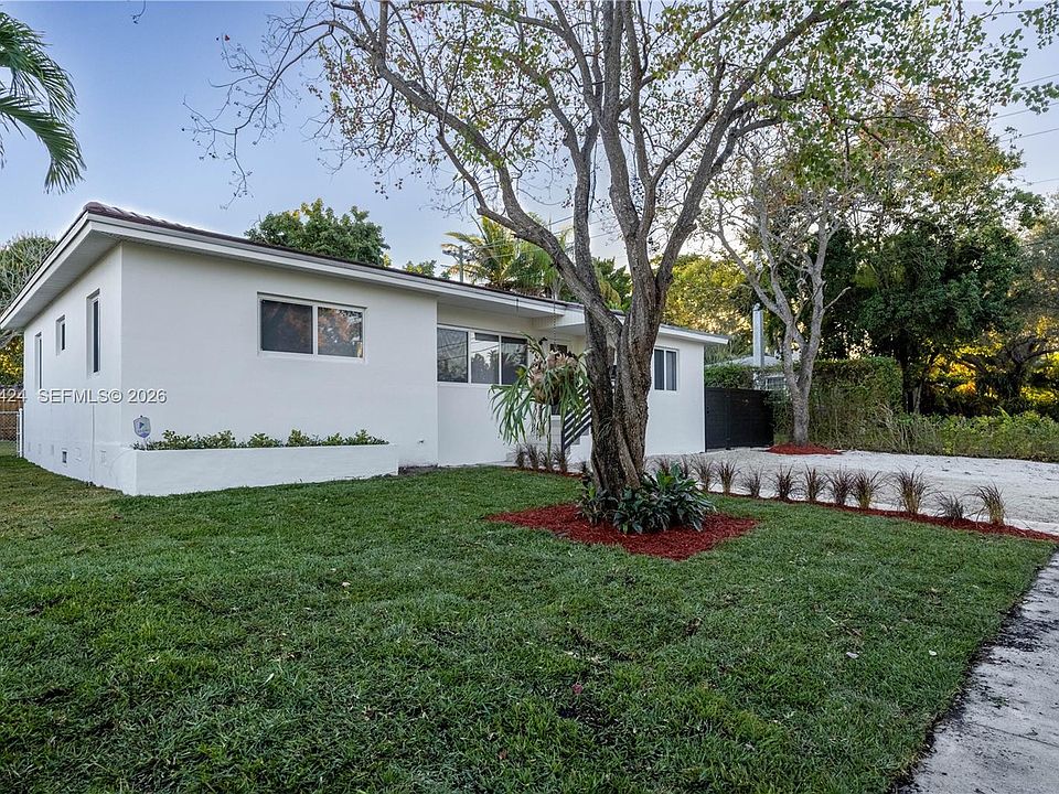 1st image of 6070 SW 42nd St