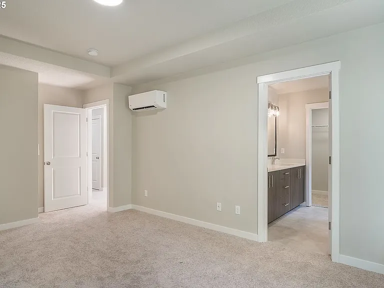 317 S Neptune St — Photo 25