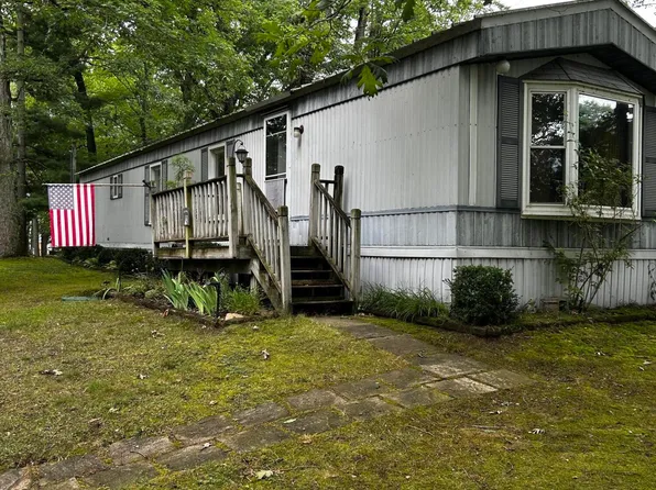 8021 Poplar Ln, Reading, MI 49274