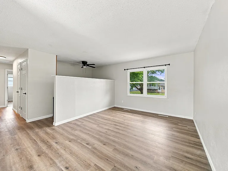 3416 W Columbia Ave — Photo 16