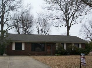 1902 N Henderson St, Stuttgart, AR 72160