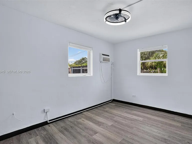 636 NW 14th Ter #636 — Photo 16