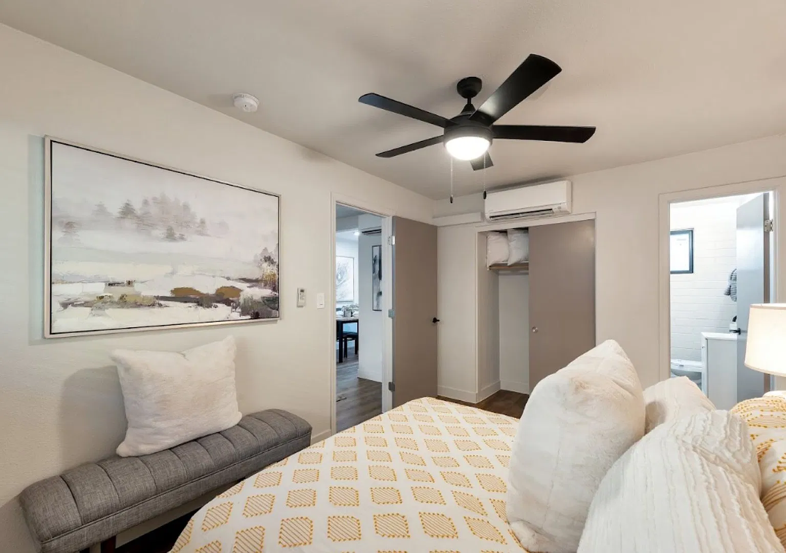 LGL Capital on Lemon - beautifully renovated apartment homes one mile from ASU. — Photo 1