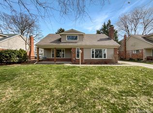 21252 Robinwood St, Farmington, MI 48336