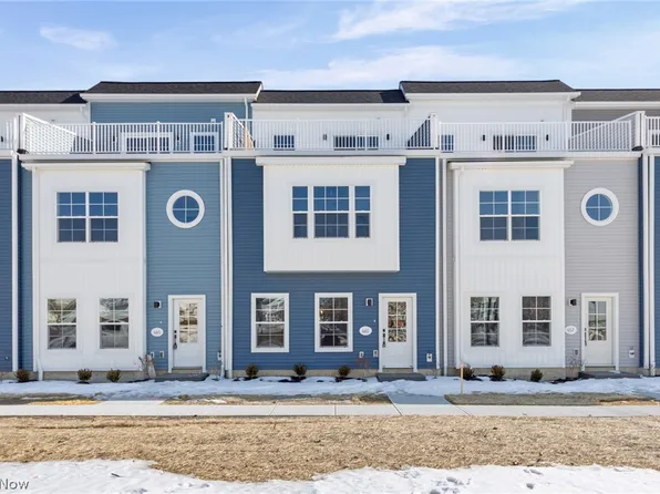 461 Harbor Ln, Lorain, OH 44052