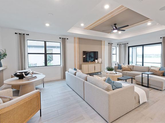 Decorative tray ceiling