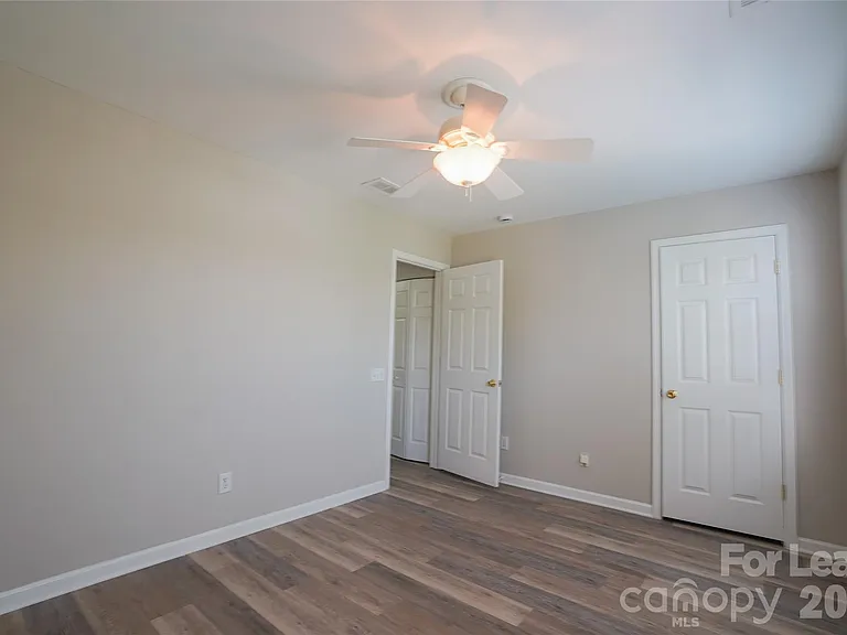 2411 Normancrest Ct — Photo 18