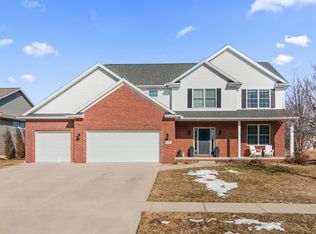 2812 Vrooman Ct, Bloomington, IL 61704