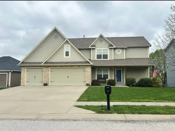 11112 N Madison Ct, Kansas City, MO 64155